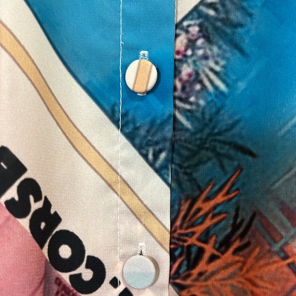 No Brand long sleeved blouse with outdoor scenery. Size Medium. - Picture 2 of 8